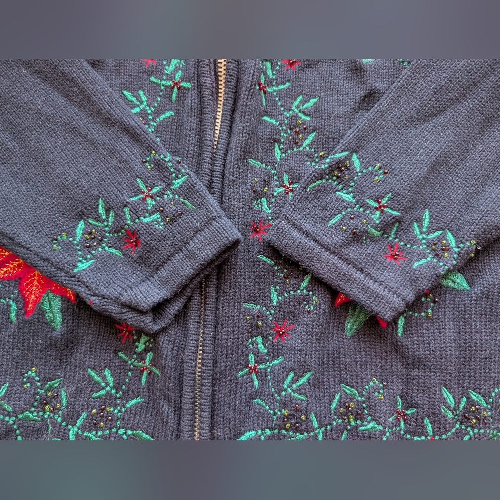 Vintage Tabi Holiday Collection Poinsettia Cardigan - Picture 2 of 9